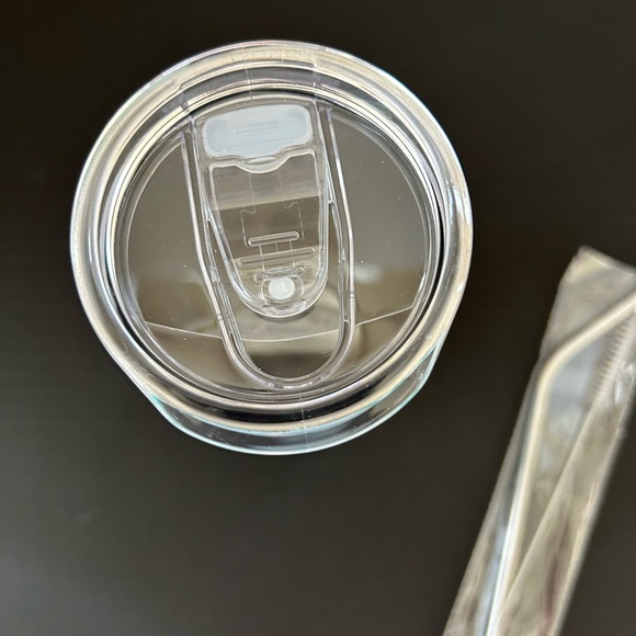 Hello Kitty Brand Inspired Thermos includes Straw and Straw Cleaner - Picture 3 of 5